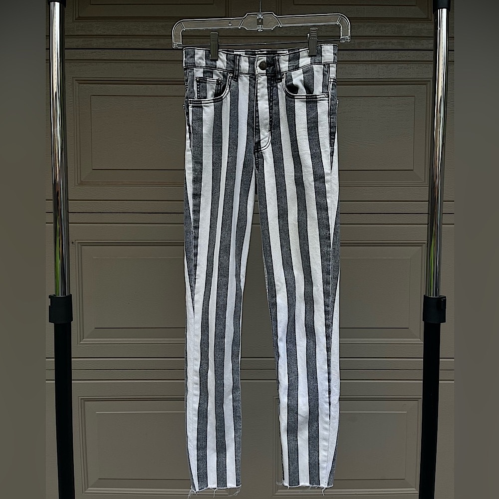 Zara‎ Women’s Cropped Jeans